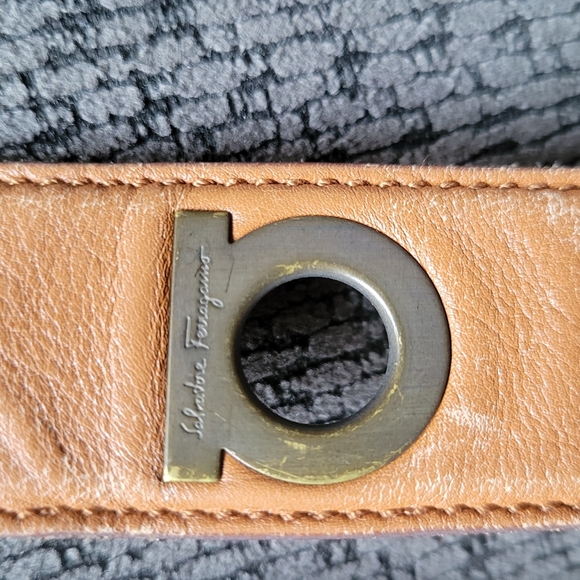 Vintage Salvatore Ferragamo Gancini Tan Leather Shoulder Bag  & Dust Bag - Picture 10 of 16